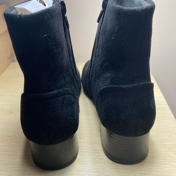 Clarks Black Suede Chunky Heel Ankle Boots size 7 - Picture 5 of 10